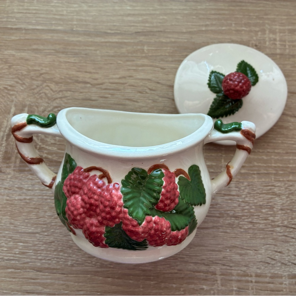 Vintage Atlantic Mold Sugar Bowl and Lid with Raspberries Design 🍓✨🍓✨🍓